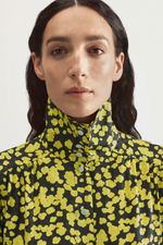 GIRAFFE BALLOON SHIRT - LIME BUTTERFLY