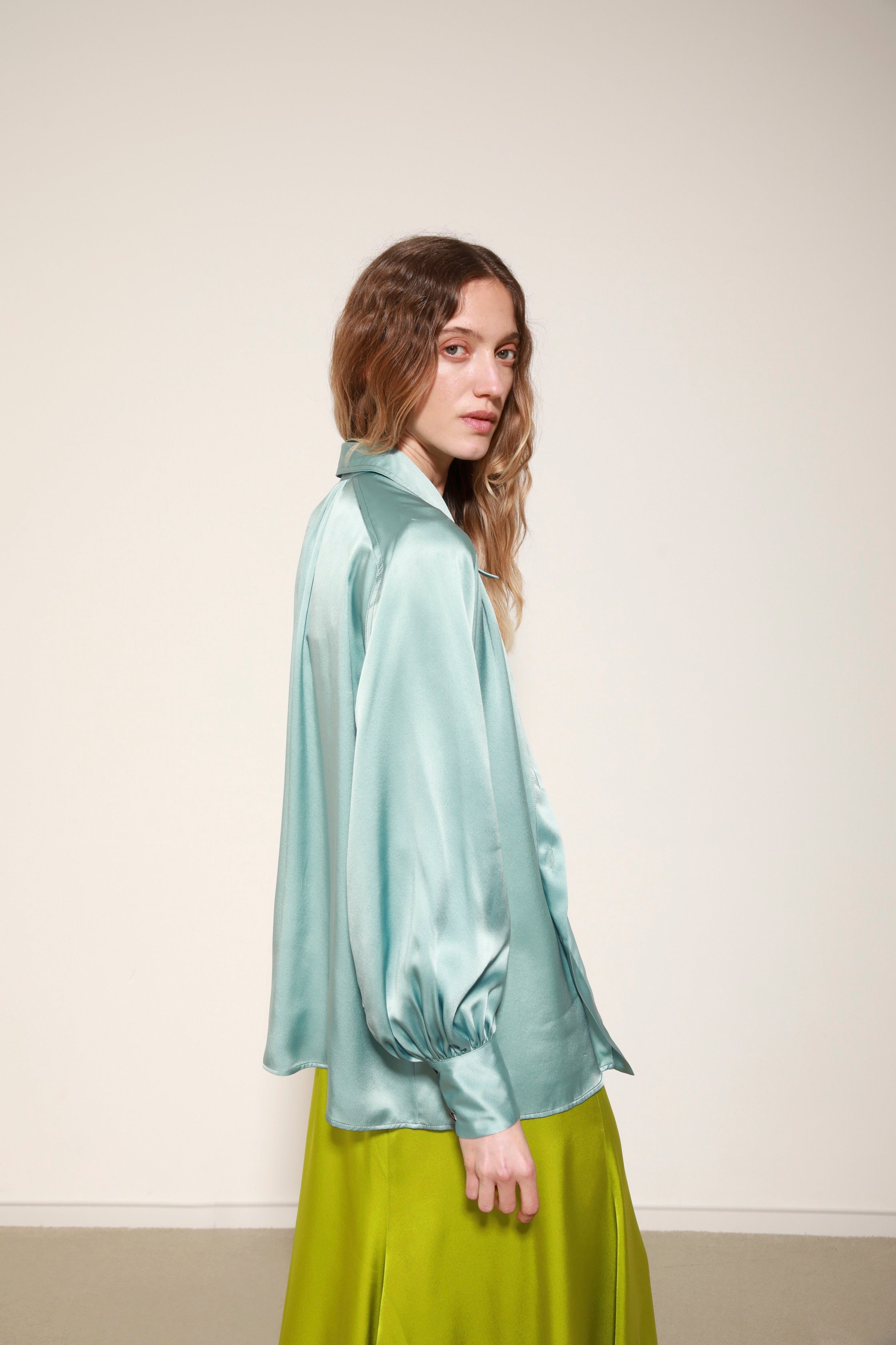 ROLLER SHIRT - CLOUD BLUE